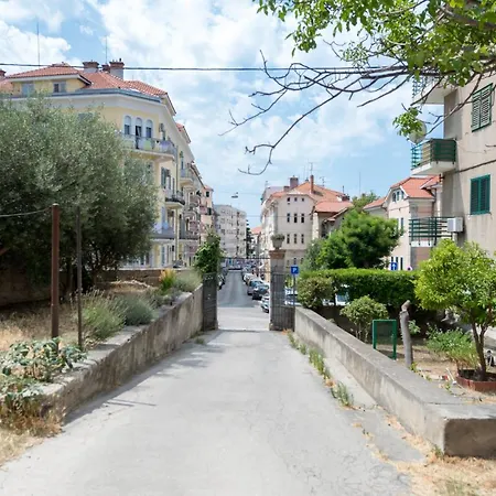 Buenas Noches דירה *