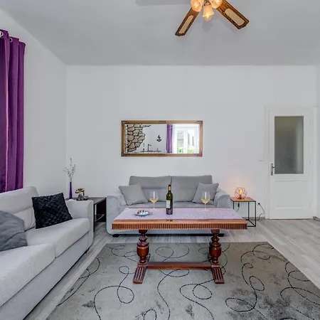 Buenas Noches * ספליט